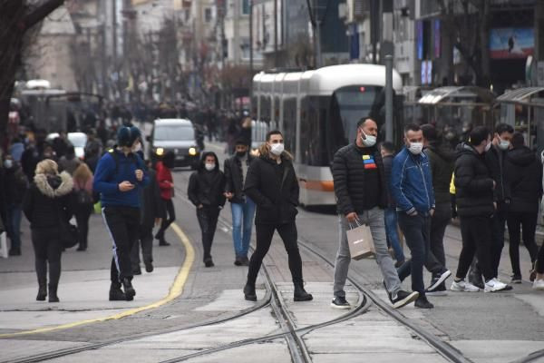 Vaka sayısı yükselen Eskişehir'de yeni yasaklar! 65 yaş ve üstüne pazar ve toplu ulaşım yasağı - Resim: 1