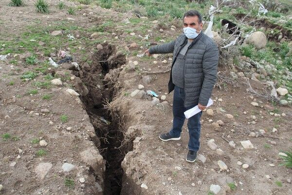 Eve girenlerin başı döndü! İzmir'de dağ yürümeye başladı halk şaşkına döndü - Resim: 2