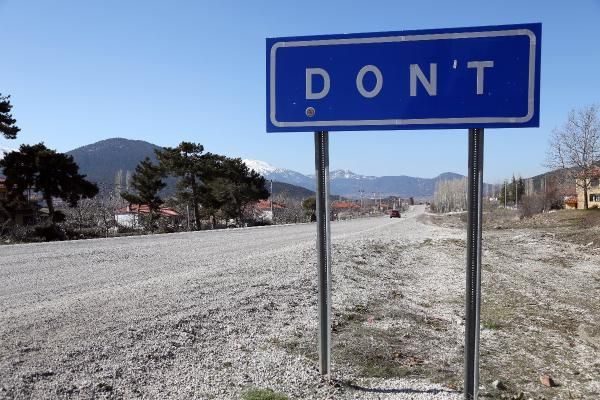 Muğla'da tabela ve minareyi gören inanamadı! Dine aykırı bulundu - Resim: 1