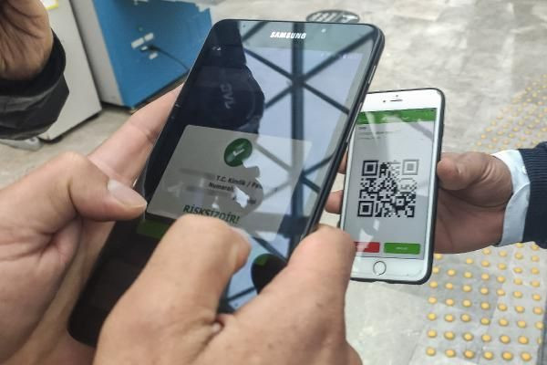 HES kodu sahtekarlığı! Koronavirüs testi pozitif çıkanlar sokaklarda bu yöntemle dolaşıyor - Resim: 3