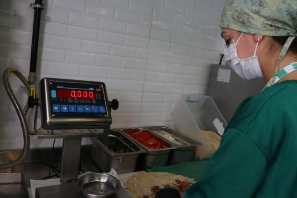 Şırnak'ta tek! Ailesi bile istemedi dayısının teklifiyle başladı müşteriler onu izliyor - Resim: 2