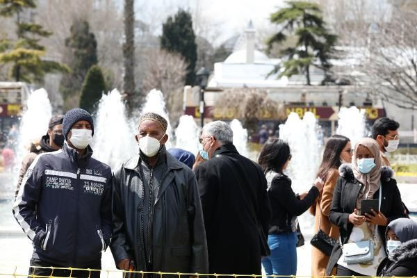 İstanbul turistlere kaldı! Onlar da ne önlemlere uydu ne de maske taktı - Resim: 2