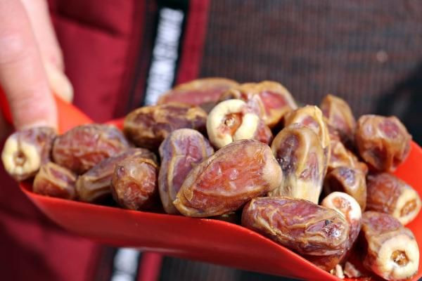 Sahtekarlar şimdi de hurmaya göz dikti! "Şeker oranı düşük hurmaları, glikoz şuruplu suya batırıyorlar" - Resim: 3