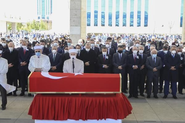 Yıldırım Akbulut'un cenazesine damga vuran kare! Cumhurbaşkanı Erdoğan, Kılıçdaroğlu'nu es geçti - Resim: 3