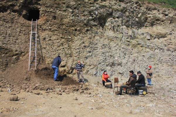 Toprak kayması sonucu tesadüfen ortaya çıktı! Samsun'da ekipler harekete geçti - Resim: 1