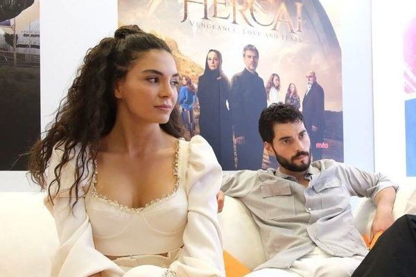 Akın Akınözü olayı anlattı Ebru Şahin sildi attı Hercai setinde kavga çıkardı dendi - Resim: 4