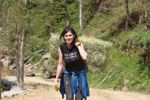 Artvin'de görenler 'erkek işi' diyor! Yüz binler onu takip ediyor tek bir hayali var - Resim: 1