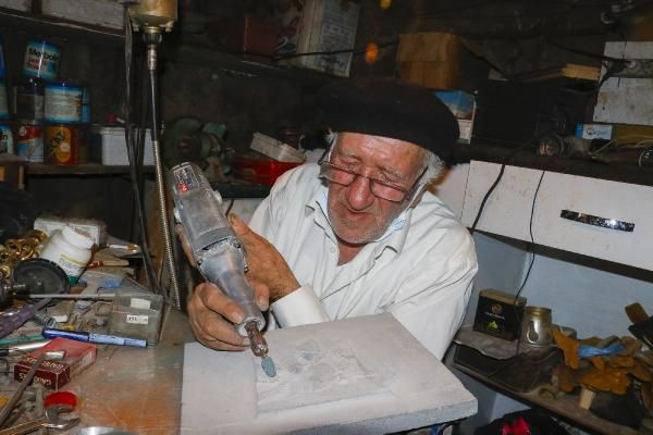 Dağlardan toplayıp 10 günde yapıyor bin TL'ye satıyor! Mardin'da görenler şaştı kaldı - Resim: 1