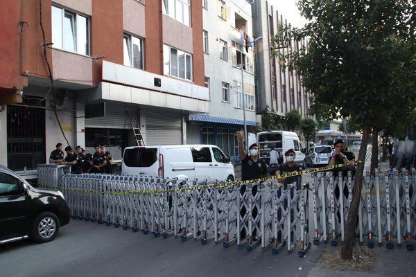 Kan donduran olay! Abisini öldürüp kardeşini çağırdı onu da öldürüp halıya sardı ve kaçtı - Resim: 3