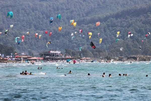 Nüfus bir anda 38 kat arttı! Muğla'da izdiham yaşandı denizin rengi değişti - Resim: 4