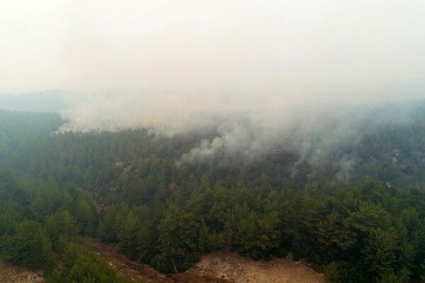 Muğla Kavaklıdere yangını kontrol altına alınamadı! Havadan görüntülendi - Resim: 2