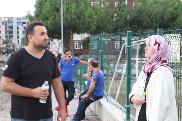 Acı bekleyiş sinir krizi geçirtiyor! İnşallah su götürmemiştir de enkazdan cesetleri çıkar - Resim: 2