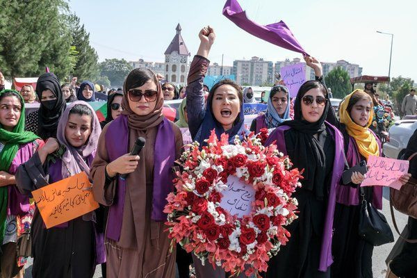 Dünya 50 Afgan kadını konuşuyor! Taliban'a başkaldırıp sokağa çıktılar - Resim: 3