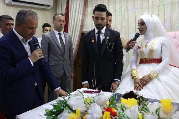İkiz damatlar ikiz gelin aldı! Tek yumurta ikizleri evlenirken de ayrılmadı - Resim: 2