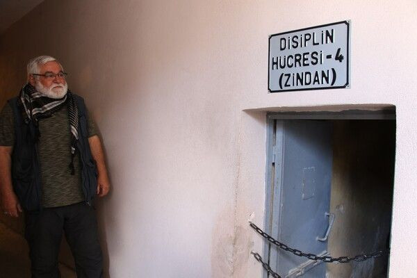 'Aklını oynattı' deyip 12 Eylül darbesini anlattı: 13 yaşındaki bir kız çocuğunu... - Resim: 4