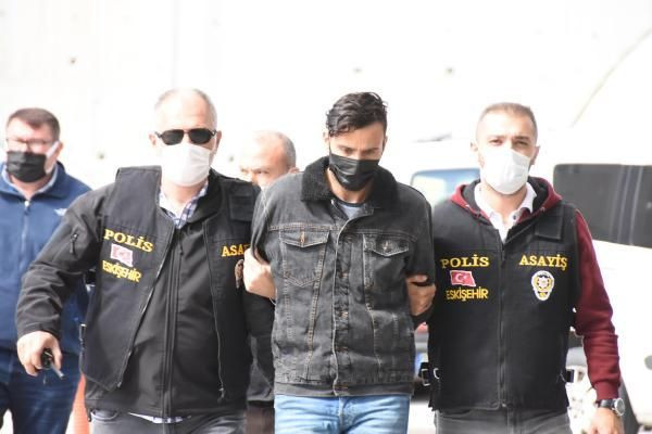 Eskişehir'de vahşet! Genç kızı öldürdü, testere ile parçalara ayırıp çöp kutularına attı - Resim: 2