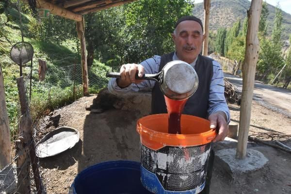 Bitlis'te 300 kilodan 35 kilo çıkıyor! Yapımı saatler sürüyor: Kilosu 50 TL - Resim: 3