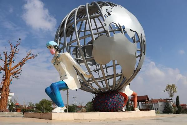 CHP'li Denizli Merkezefendi Belediyesi'nin heykeli alay konusu oldu: Çocuklarımız korkabilir - Resim: 3