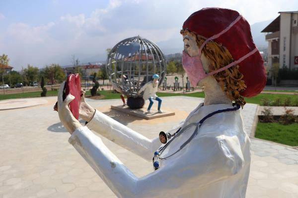 Denizli'de tartışılan heykeller kaldırıldı! Yerine kalp şeklinde bir simge yerleştirildi - Resim: 2