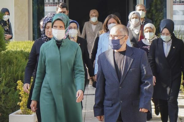 Sümeyye Erdoğan Bayraktar'dan Başak Cengiz'in ailesine taziye ziyareti - Resim: 3