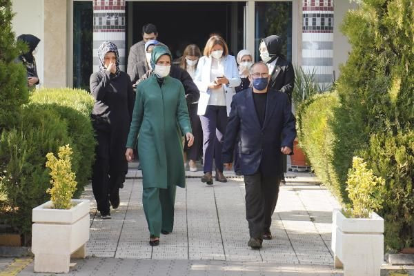 Sümeyye Erdoğan Bayraktar'dan Başak Cengiz'in ailesine taziye ziyareti - Resim: 4