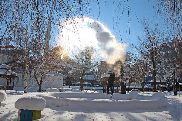 Bingöl Karlıova'da sıcaklık -20 derece! Havaya atılan kaynar su dondu - Resim: 4