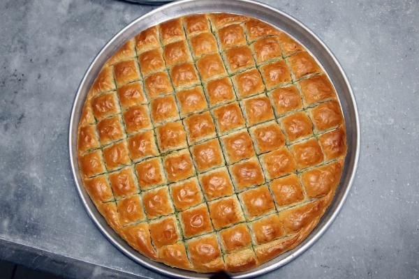 Baklavada zam furyası durdu! Fiyatlar geriledi kilosu 175 lira oldu - Resim: 1
