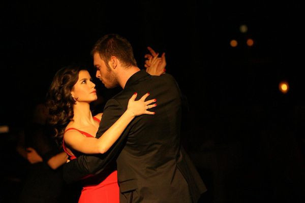 Setten ilk görüntüler geldi! Kıvanç Tatlıtuğ ve Beren Saat 12 yıl aradan sonra Şile'de buluştu - Resim: 1