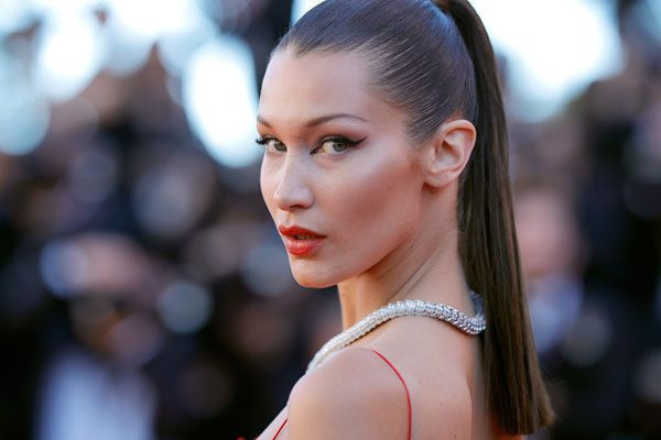 Filistin'li ünlü model Bella Hadid aynanın karşısına geçti çıplak poz verdi! Cesaretiyle hayran bıraktı - Resim: 4