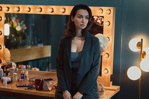 Kuş Uçuşu dizisininin Lale'si Birce Akalay'ın sahte hesaplarla başı dertte! - Resim: 1