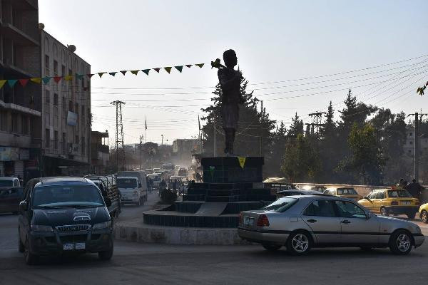 Afrin'de o heykel devrildi! İşte ilçe merkezinden son görüntüler... - Resim: 6