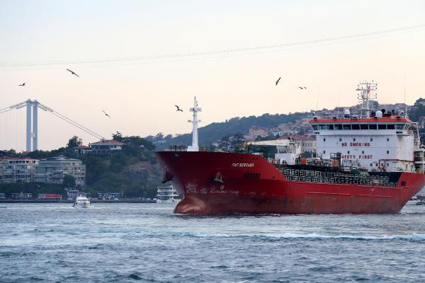 Boğaz'da korku dolu anlar: Kıyıya doğru böyle sürüklendi! - Resim: 1