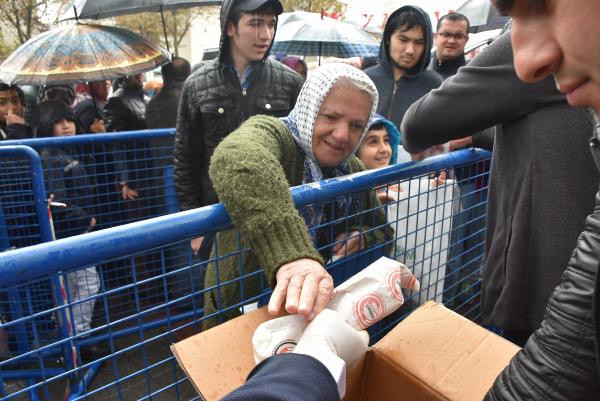 Sultangazi'de çiğ köfte festivaline yoğun ilgi - Resim: 2