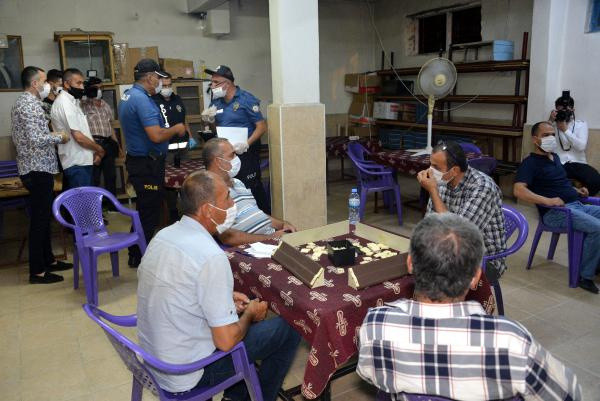 Kahrammaraş'ta kahvede okey oynayanlara korona baskını! 63 bin lira... - Resim: 0