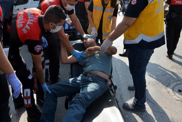 Çalışır haldeki otomobilde elinde tabancayla uyudu, polis camı kırarak müdahale etti - Resim: 1