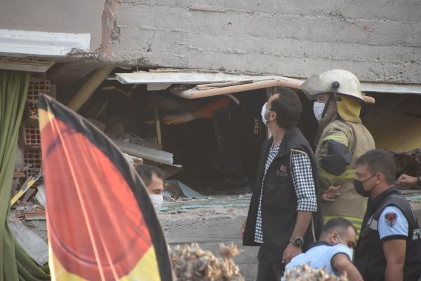 İzmir depreminde enkaz altında kaç kişi var? Pakdemirli Bayraklı için sayı verdi - Resim: 1