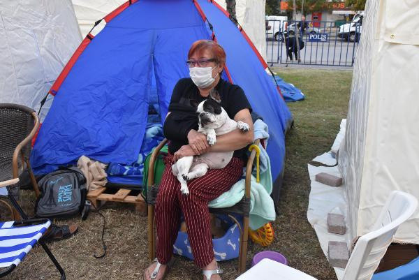 İki kez evi yandı sonra İzmir depremi yaşadı: Beynimde çığlıklar var - Resim: 1