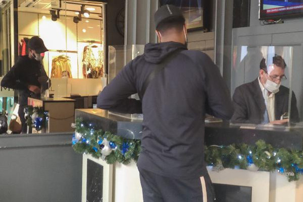 İstanbul'da takside 300 bin Euro unuttu 50 Euro ödül verdi! Kim olduğu ortaya çıktı - Resim: 1