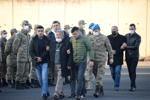 Diyarbakır'da tören düzenlendi! Şehit Uzman Çavuş Mehmet Çelik memleketine uğurlandı - Resim: 0