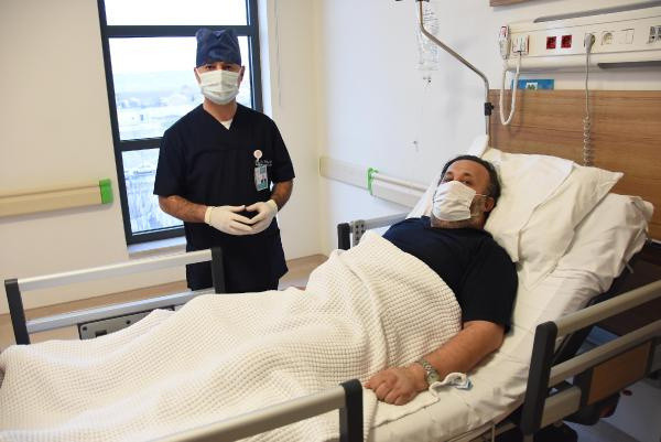 Sivilce ile hayatı karardı! Mikroskop altındaki 5 saatlik operasyonla ölümden döndü - Resim: 0