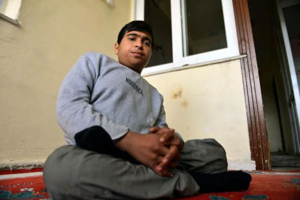 Adana'da tekerlekli sandalyesi çalınan engelliye yenisi hediye edildi - Resim: 0