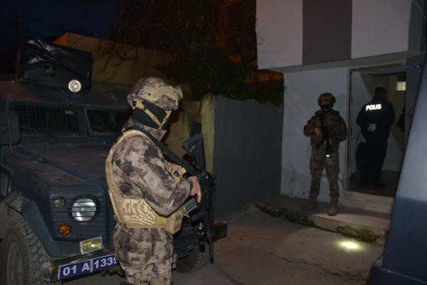 Adana'da sosyal medyadan uyuşturucuya özendirenlere operasyon: 12 gözaltı kararı - Resim: 0
