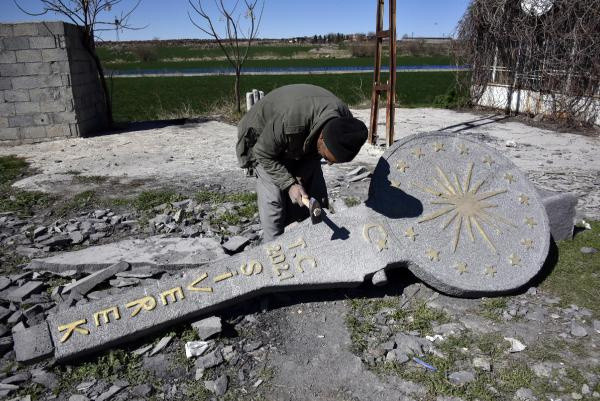 Şanlıurfa'da 6 aylık çalışmayla yaptı! 1 ton ağırlığında 4 metre boyunda - Resim: 0