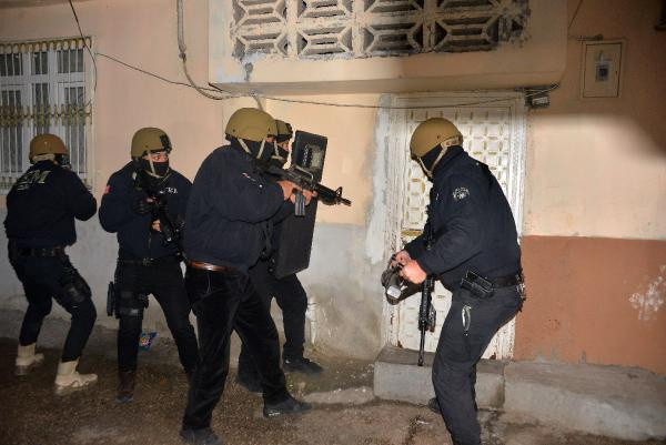 İstanbul, Ankara, Adana, Kocaeli'nde PKK operasyonu! HDP'li yöneticiler de gözaltında - Resim: 0