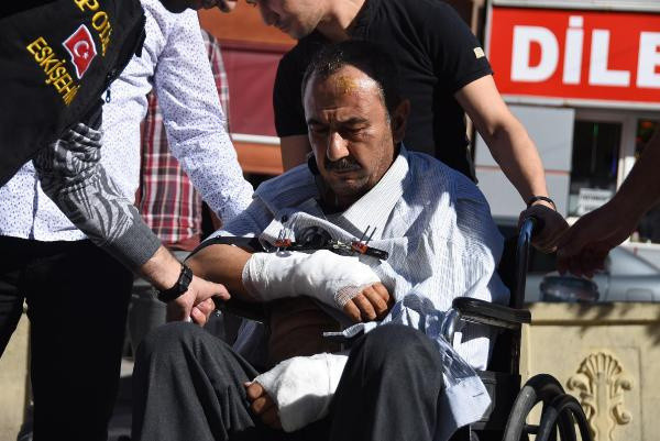 Eskişehir'de eski eşini başına satırla vurup öldürdü! Gece erkeklerle karşılıklı... - Resim: 1