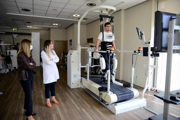 Tacikistan'dan gelen sporcu şifayı Bursa'da buldu! Yatalak geldi yürüyerek gitti - Resim: 2