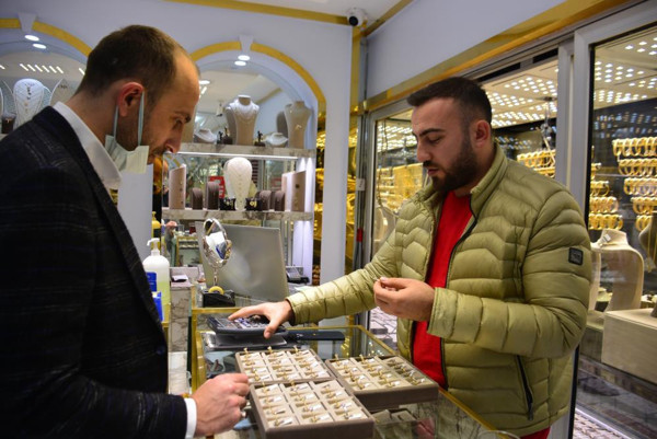 Düğünde çeyrek gram altın hayal oldu! Çeyreğin çeyreğine talep arttı: Fiyatını duyan şaştı kaldı - Resim: 0