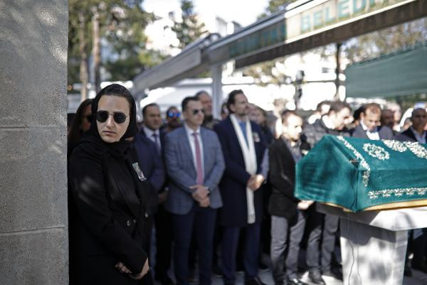 Eski Türkiye güzeli Manolya Onur son yolculuğuna uğurlandı - Resim: 4