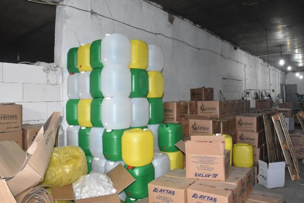 İzmir'de ortaya çıkarıldı: Ölüm fabrikası! - Resim: 4