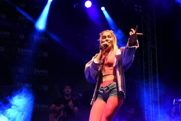 Ortalık bir anda karıştı! Aleyna sahneyi terk etti - Resim: 4